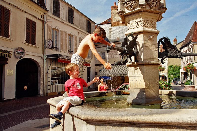 Saint Florentin Canal de Bourgogne wakacje na barce