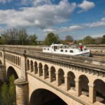 Beziers akwedukt Canal du Midi wakacje na barce