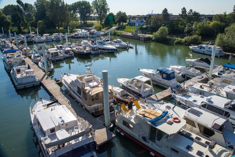 Chalon-sur-Saone port Burgundia barka