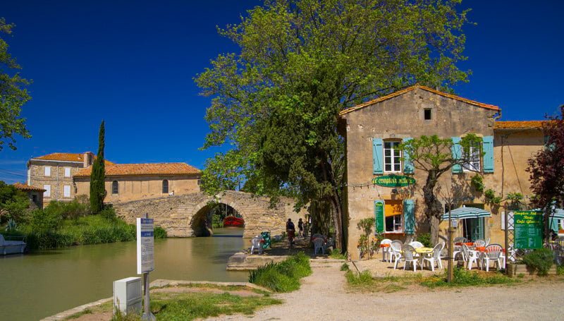 Le Somail Canal du Midi wakacje na barce