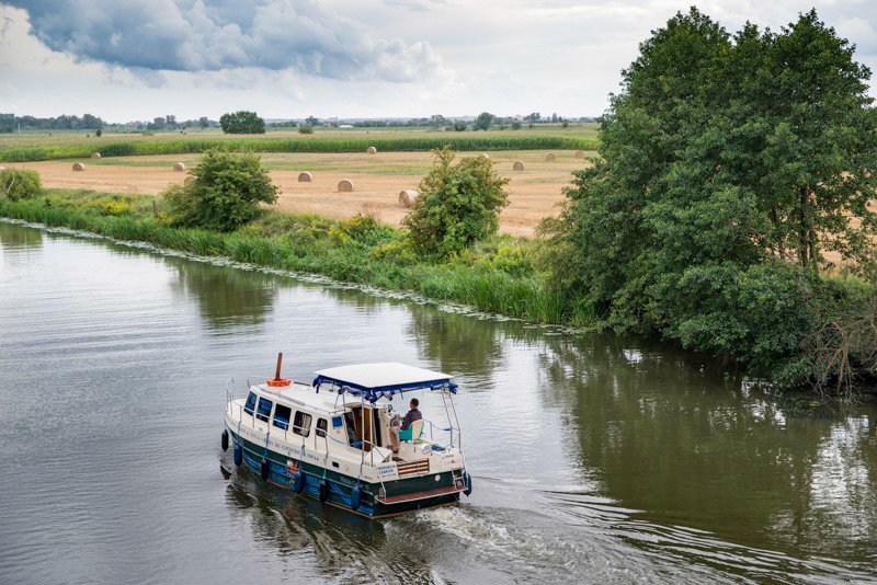 Wakacje na barce Vistula Cruiser rzeka Nogat Pętla Żuławska