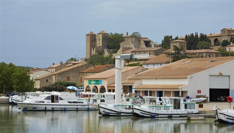 Baza w Argens Minervois na Canal du Midi