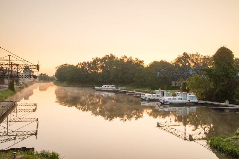 Dompierre-sur-Besbr port barki Locaboat