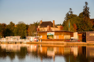 Baza Locaboat w Saint Leger Burgundia